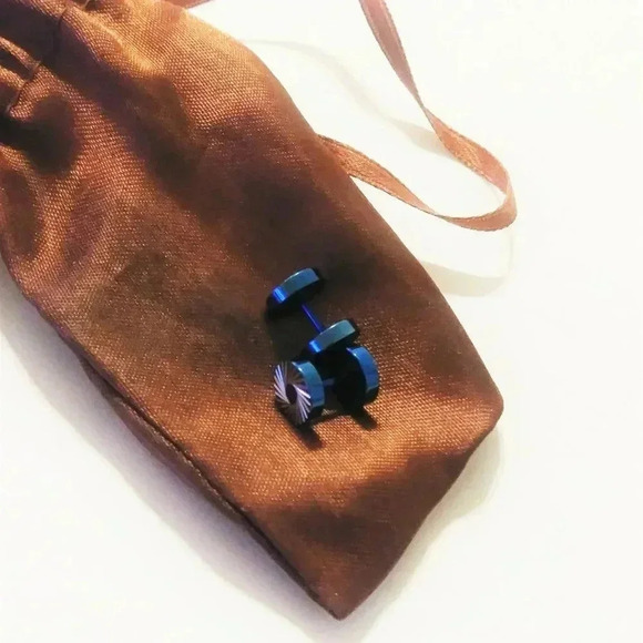 Claire's 18 Gauge Cartlidge/Helix Barbell Set - Picture 2 of 3